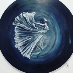 dancing-lady-round
